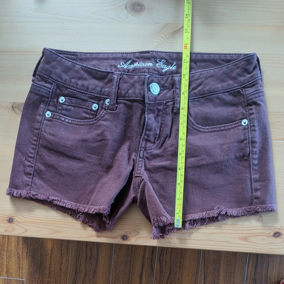 High Waist Distressed Burgundy Jean Short - size 2 - Picture 4 of 7
